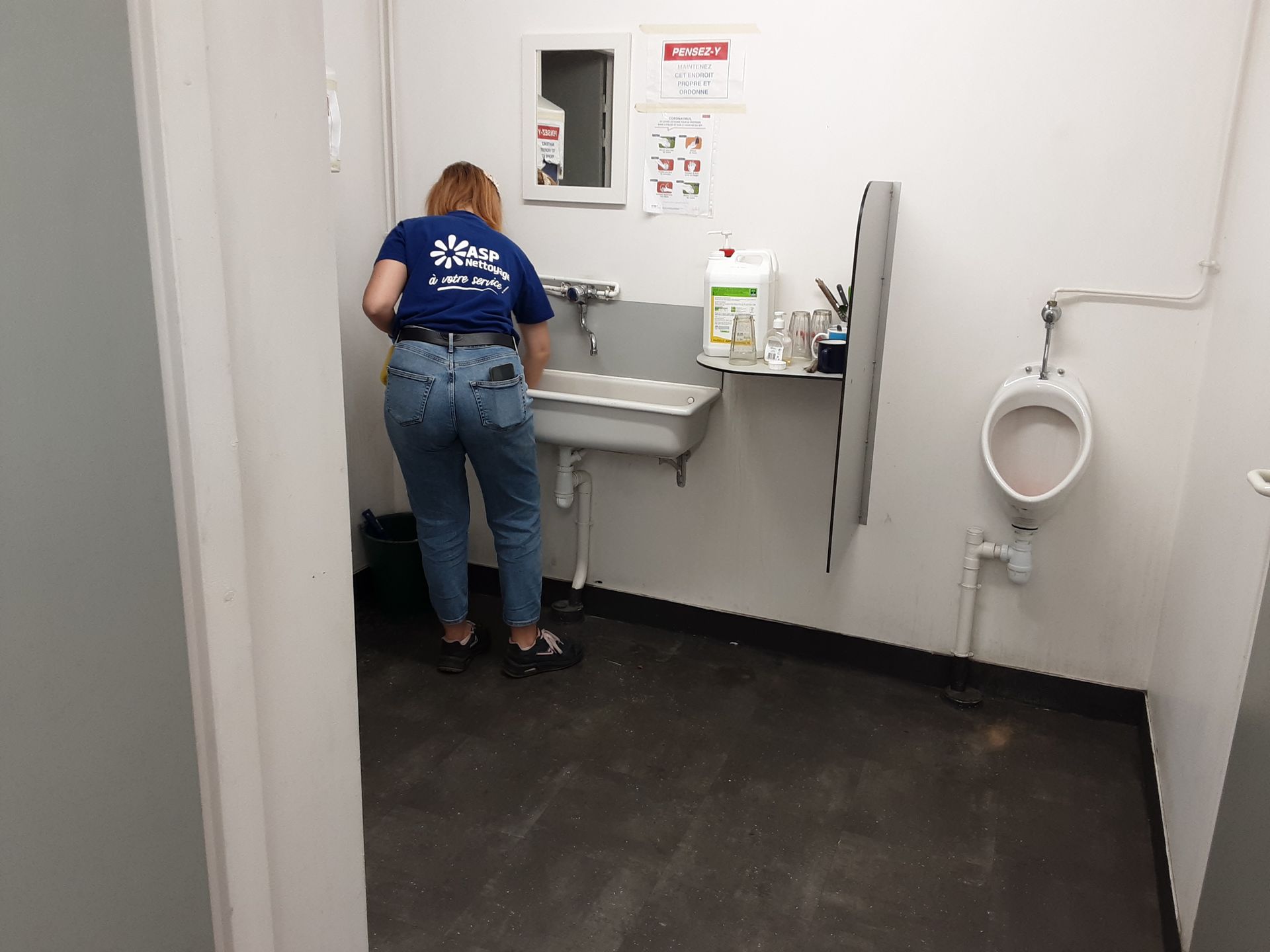 Intervention rapide et efficace du service de nettoyage à Pont-Audemer