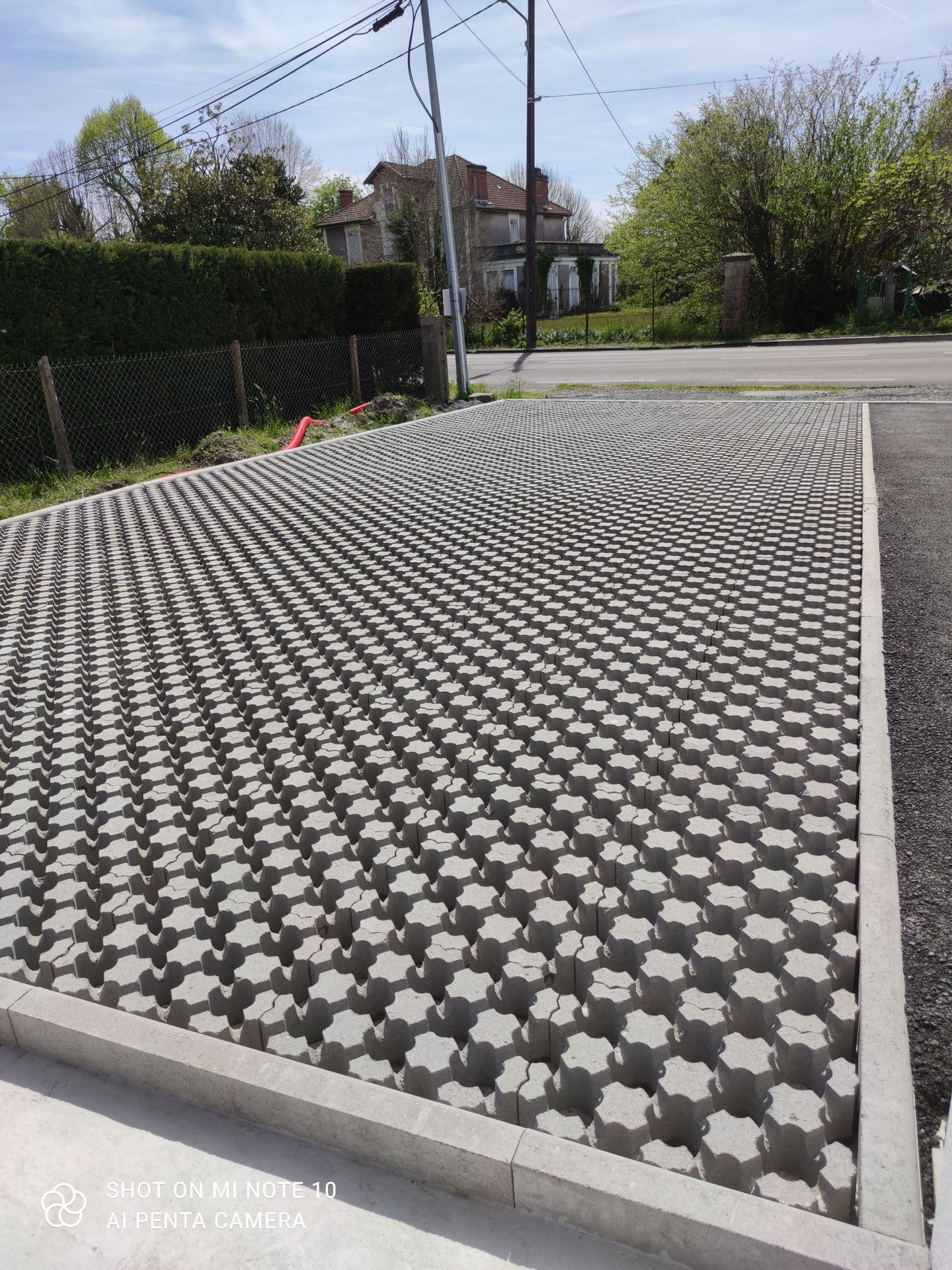 Un sol en damier en extérieur