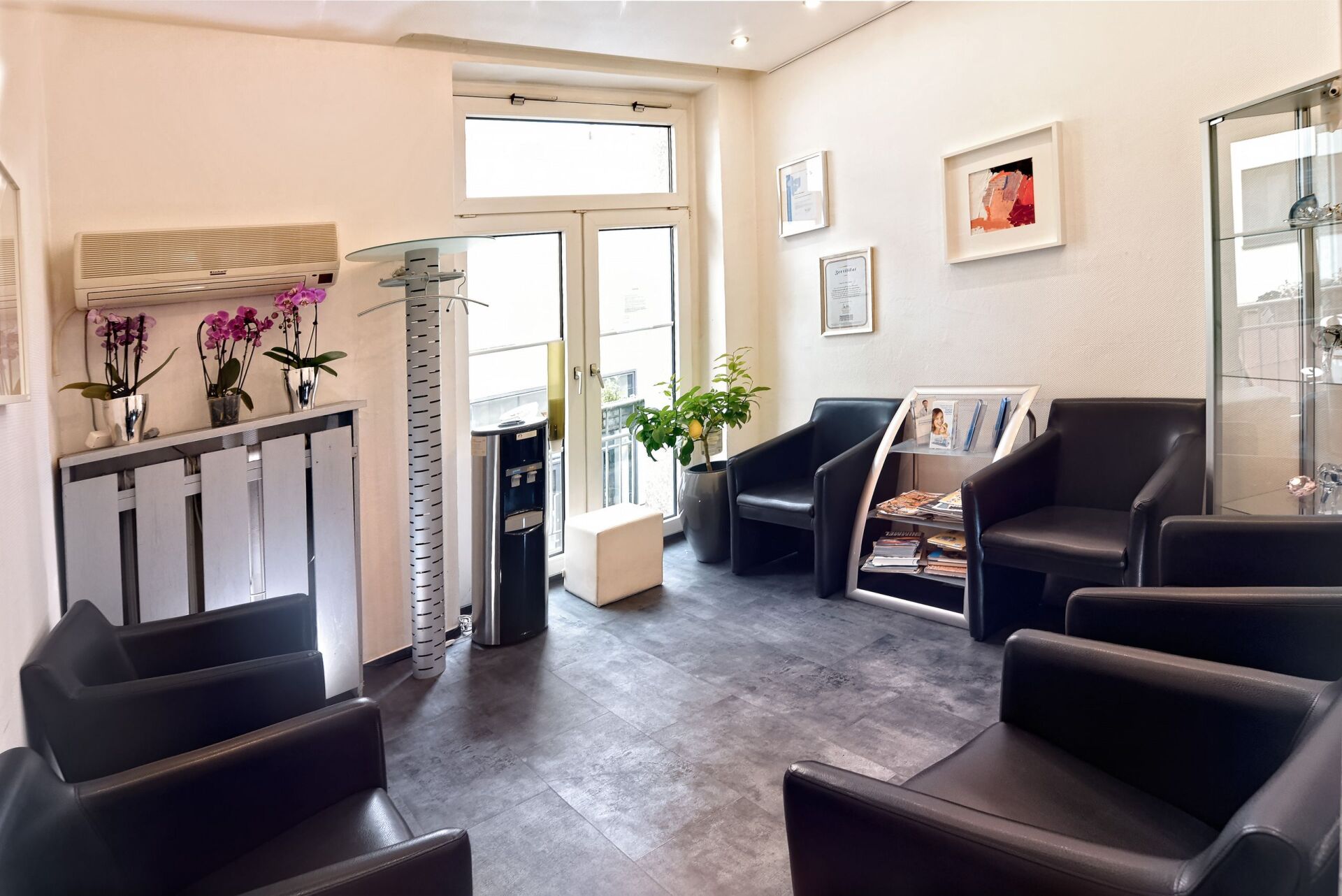 Zahnarztpraxis Dr. Dina Jaeger und Kollegen-logo|Duisburg