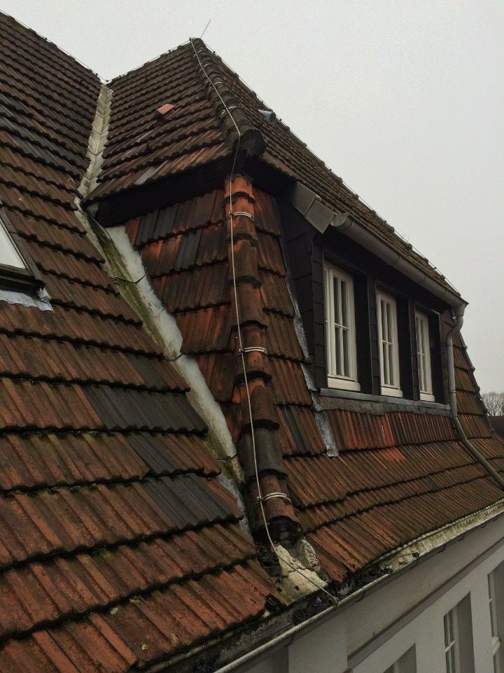 alte Ziegel auf einem Dach