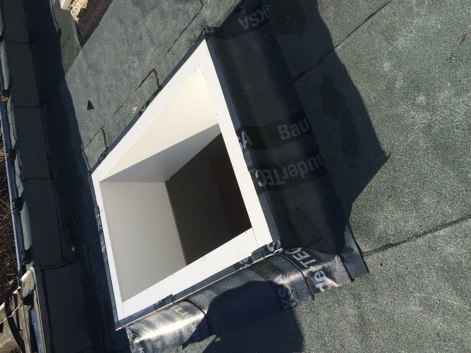 glänzendes Dachfenster