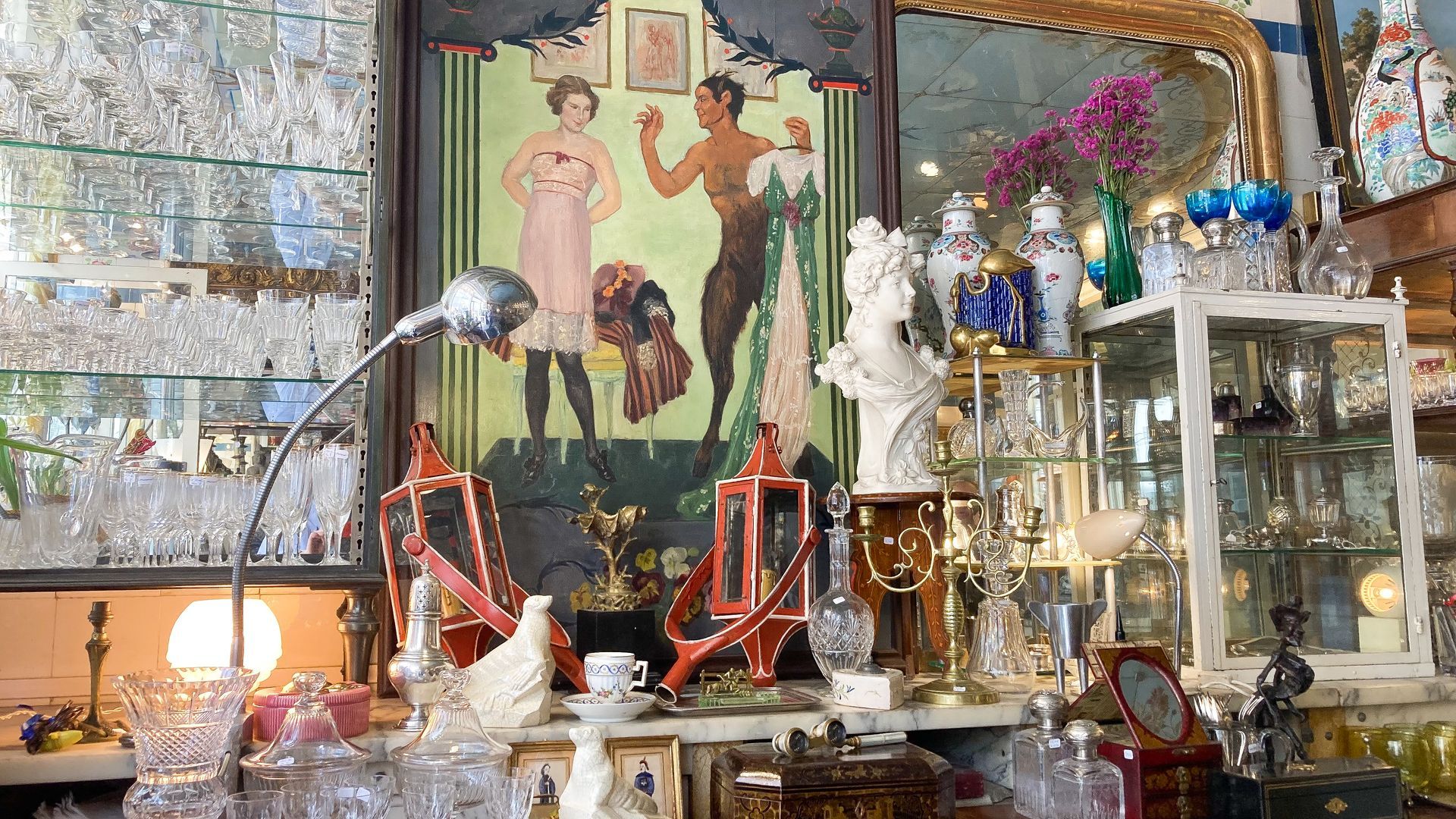 Tableau d'un satyre et d'une femme en robe blanche.