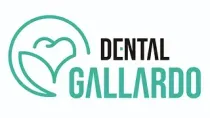 El logotipo de Dental Gallardo tiene un corazón en el medio.