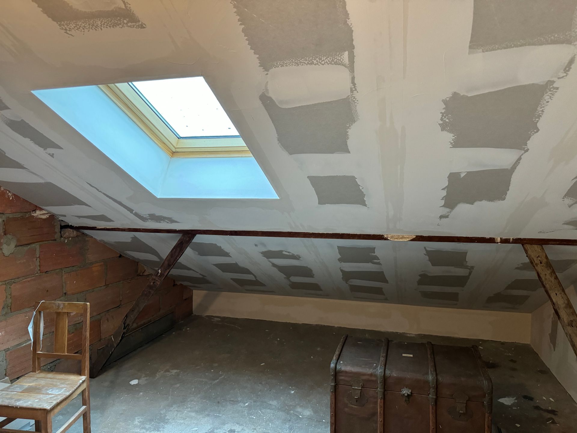 Combles avec fenêtre isolés