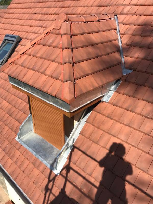 Toiture avec tuiles en terre cuite