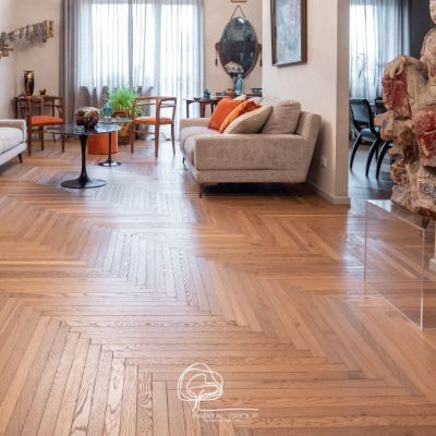 parquet en chevron de bois fin
