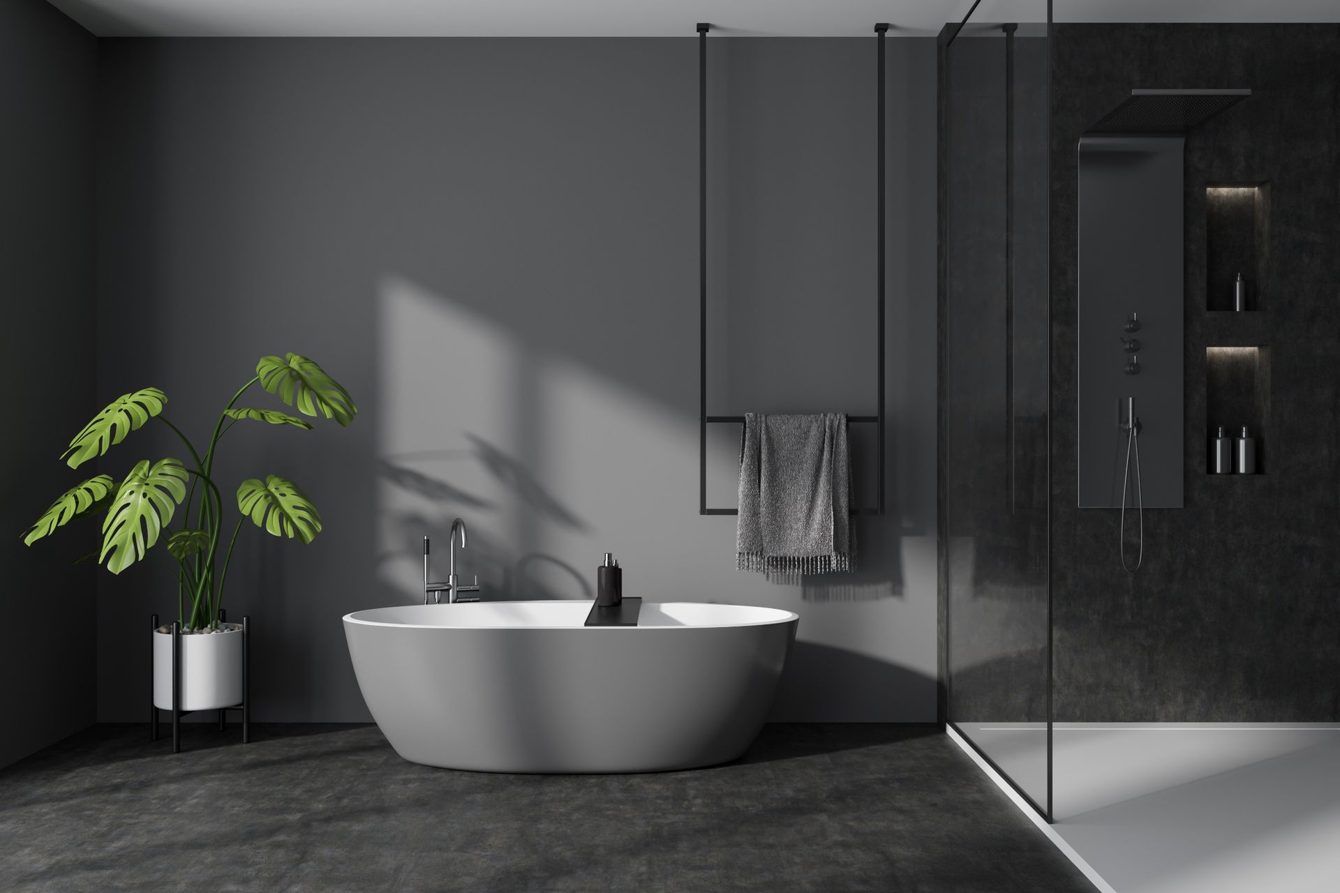 Un baño con bañera y ducha a ras de suelo.
