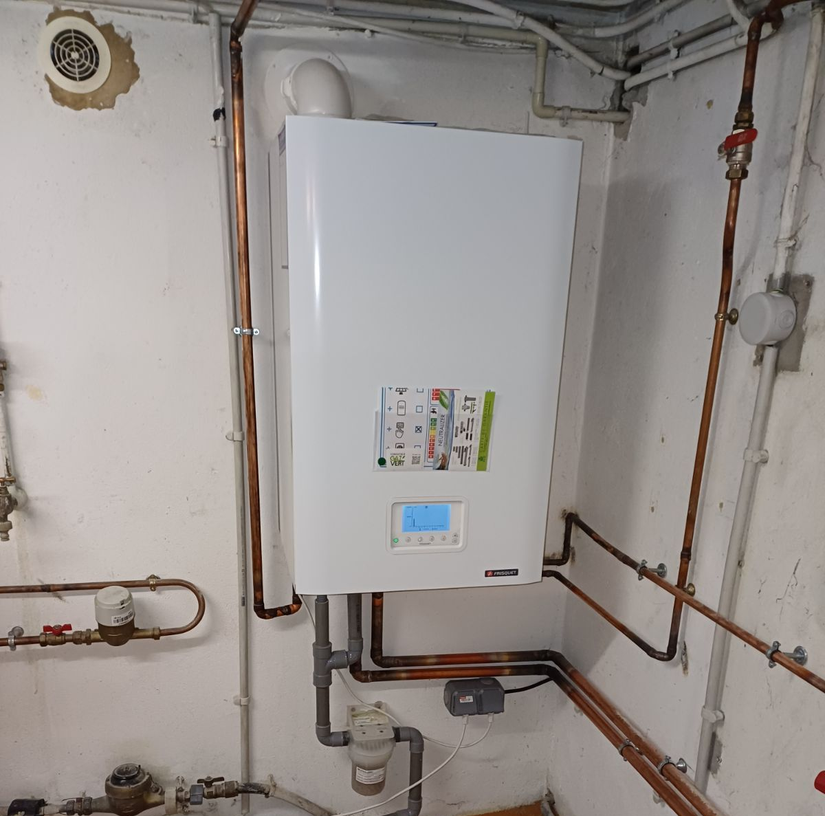 Chaudière murale blanche