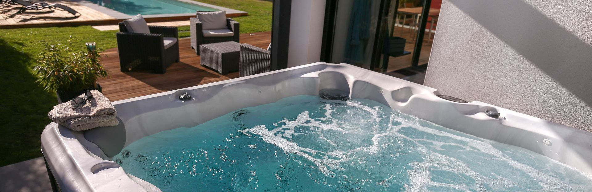 Un spa sur une terrasse