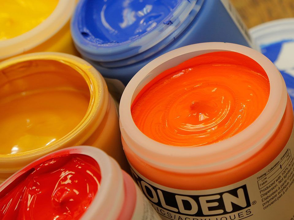 Pots de peinture acrylique