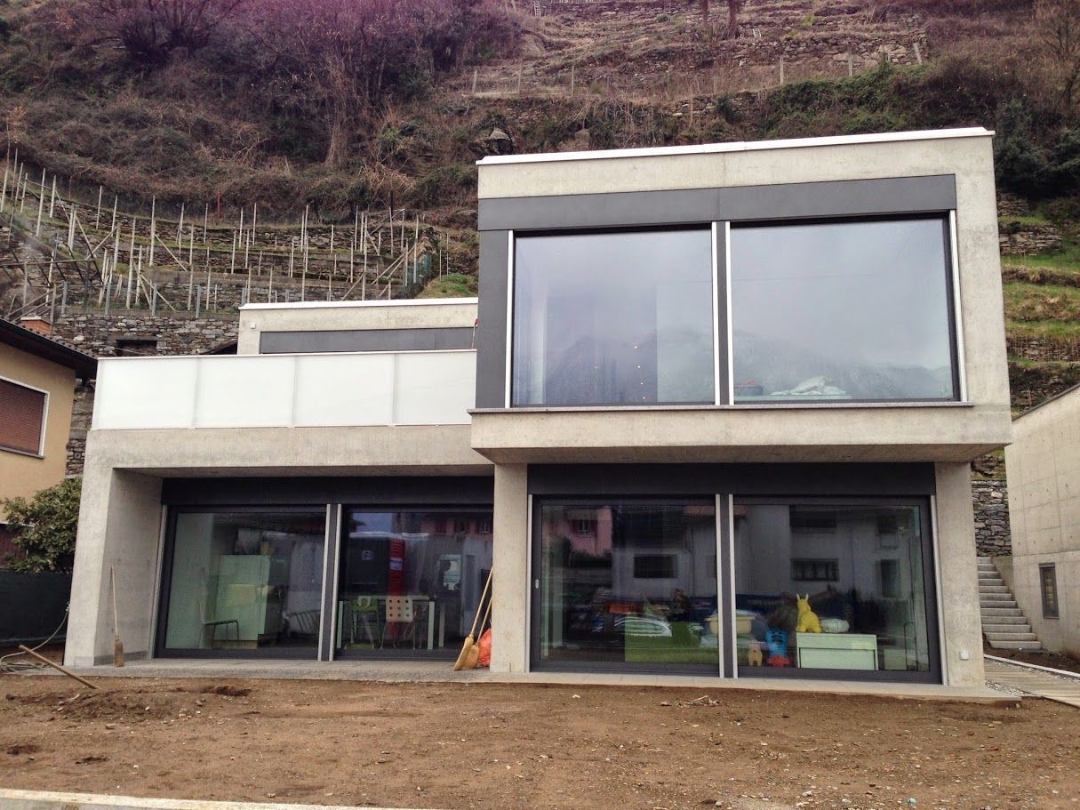 casa attuale con grandi finestre - Metalcostruzioni Solari Elvezio - Olivone - Blenio - Ticino