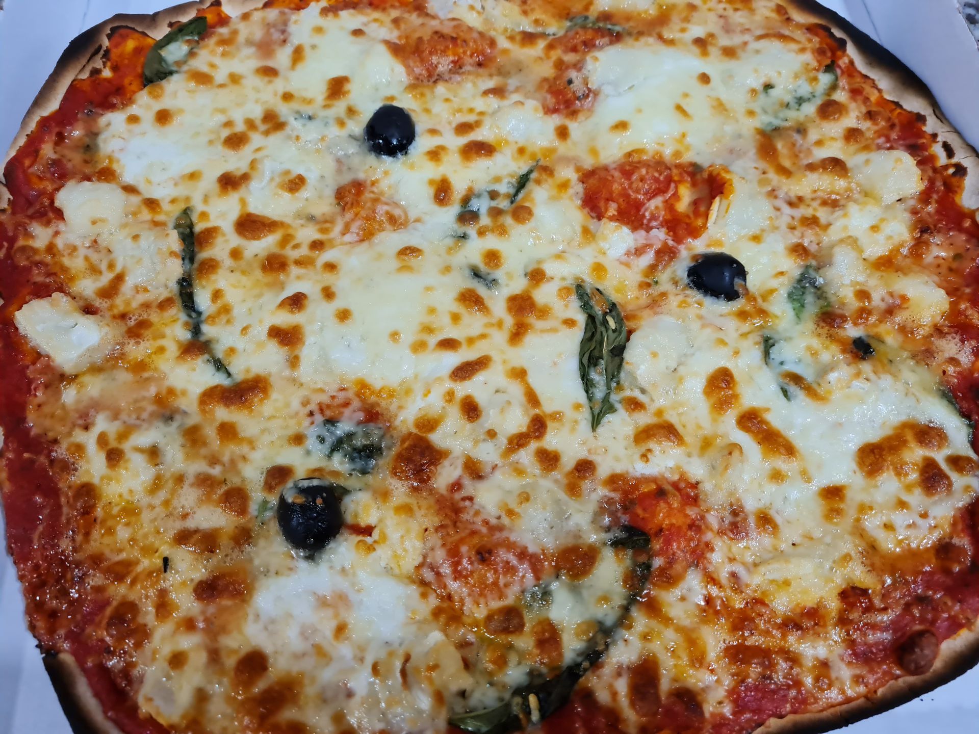 Olives jambon et basilic