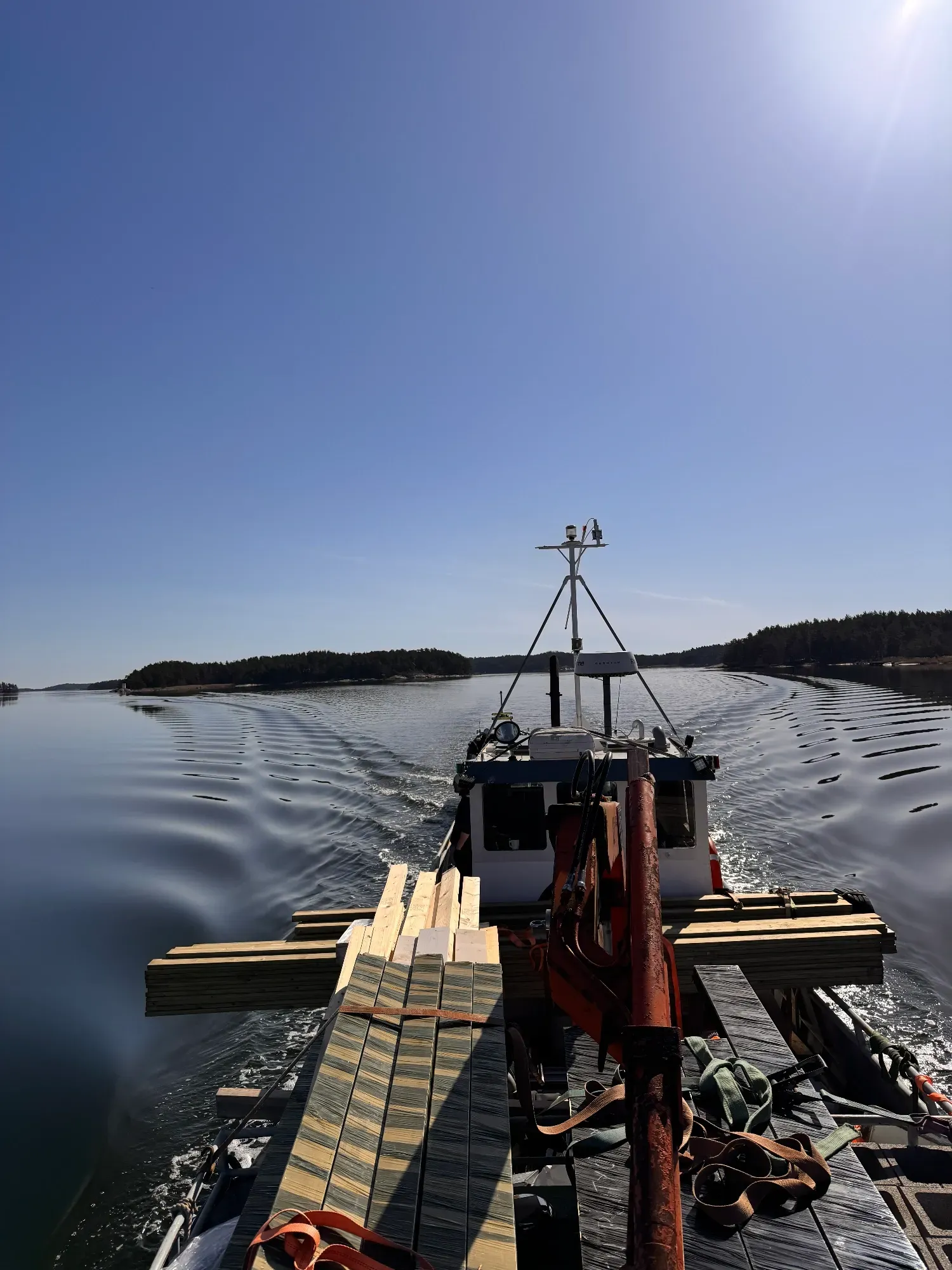 Saaristonrakentaja Oy toteuttaa terassit ja laiturit Turun saariston alueella.