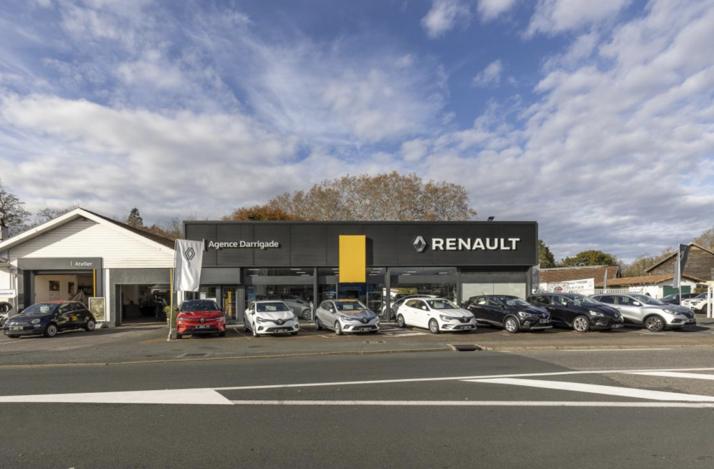 Devanture du concessionnaire de face