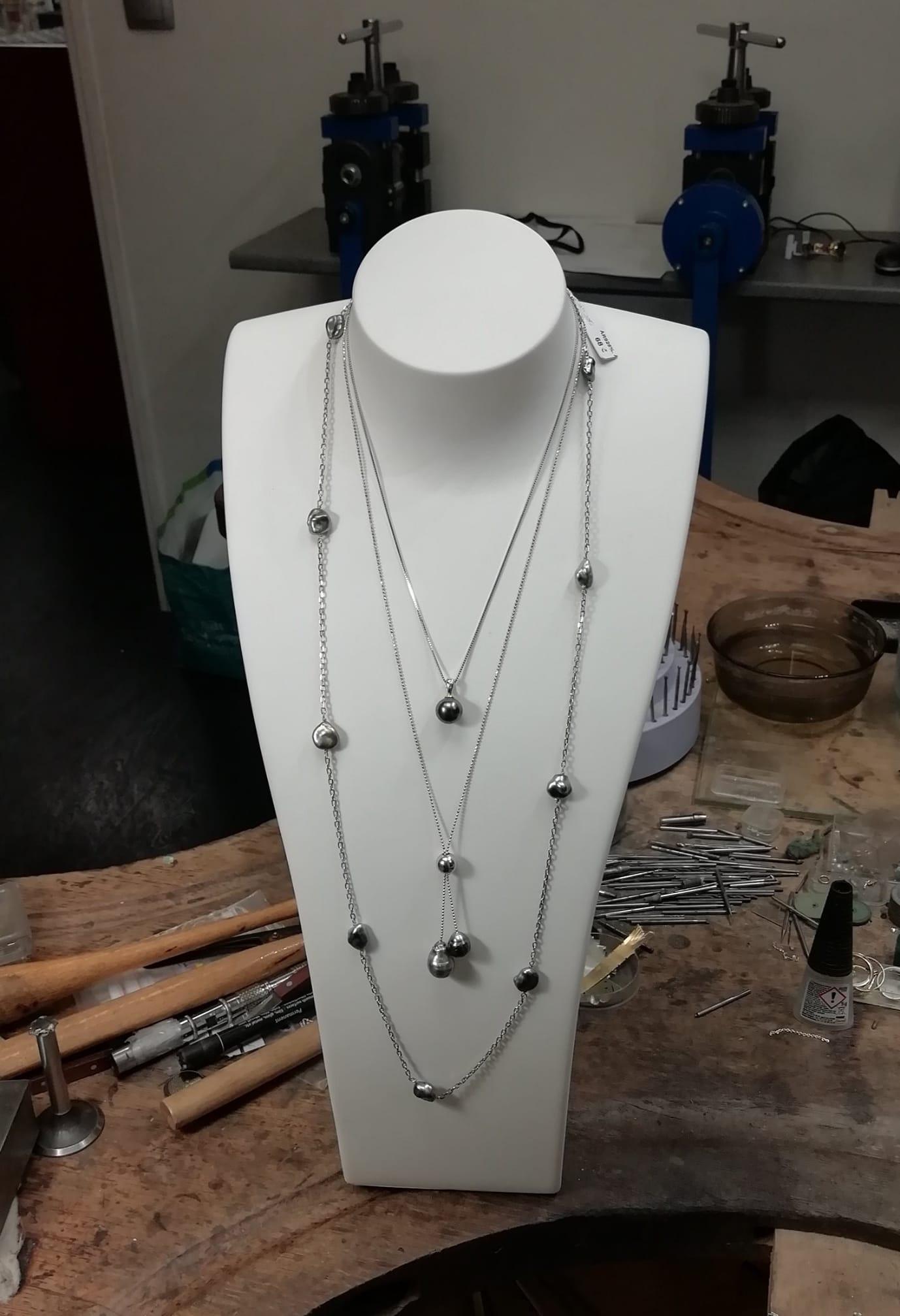 Ensemble de colliers avec perles