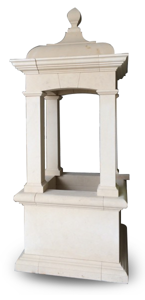 Puits en pierre avec un couvercle et des piliers décoratifs, probablement situé à l'extérieur.