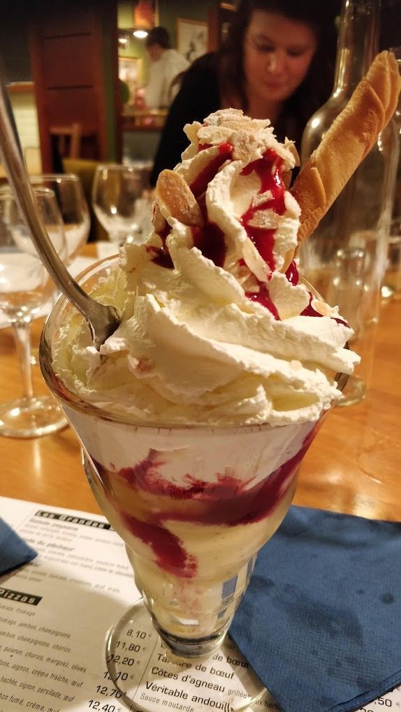 Dessert avec chantilly