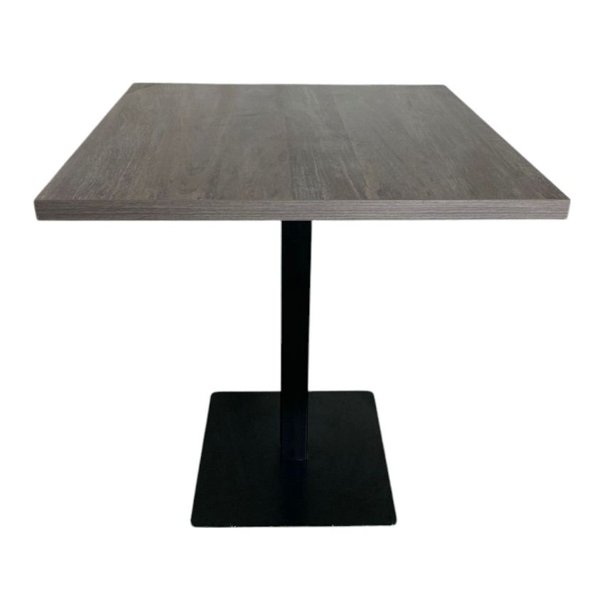 Una mesa cuadrada con una base negra sobre un fondo blanco.