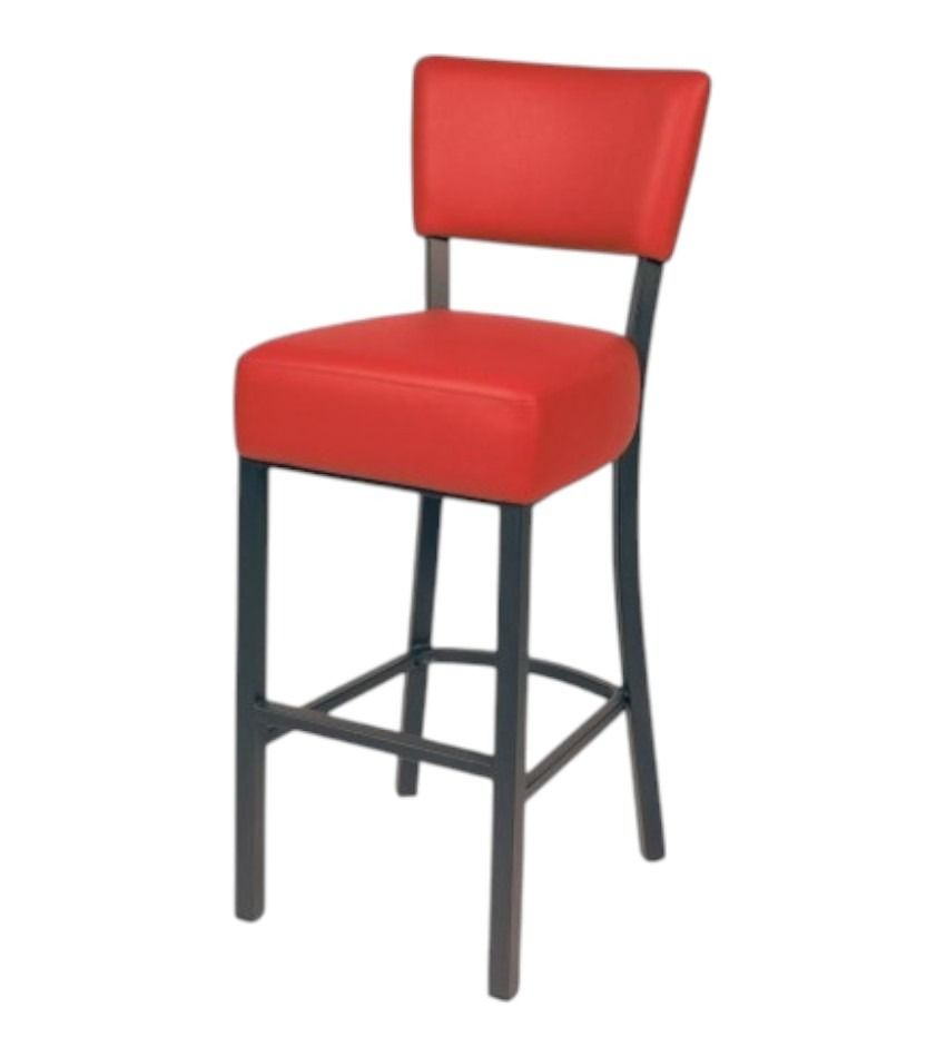 Un taburete de bar rojo con patas negras sobre un fondo blanco.
