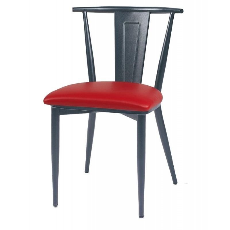 Una silla negra con un asiento amarillo sobre un fondo blanco.