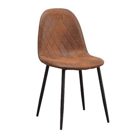 Una silla marrón con patas de madera sobre un fondo blanco.