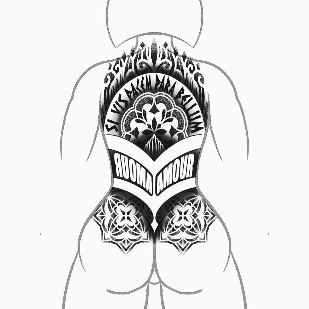 Tatouage de femme tatouée