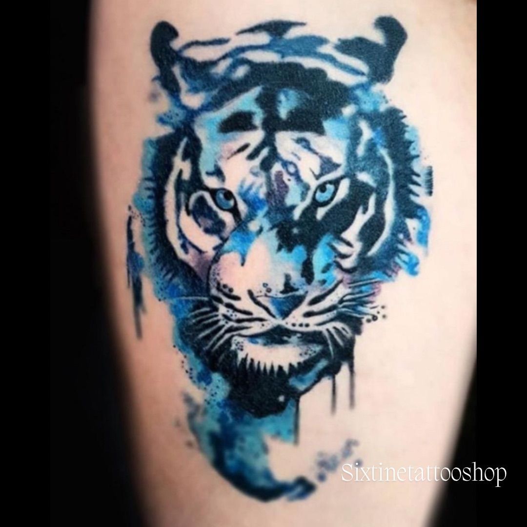 Tatouage tigre bleu