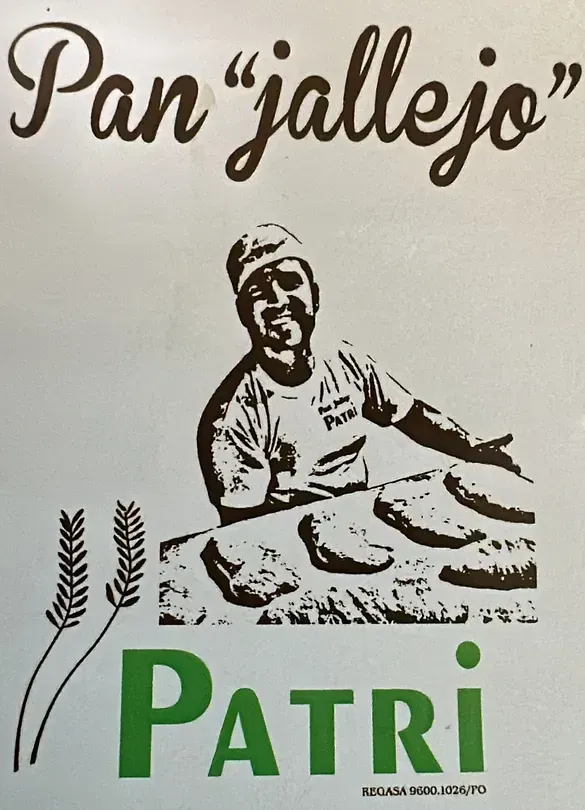 Un dibujo de un hombre sentado en una mesa con las palabras patri en la parte inferior.
