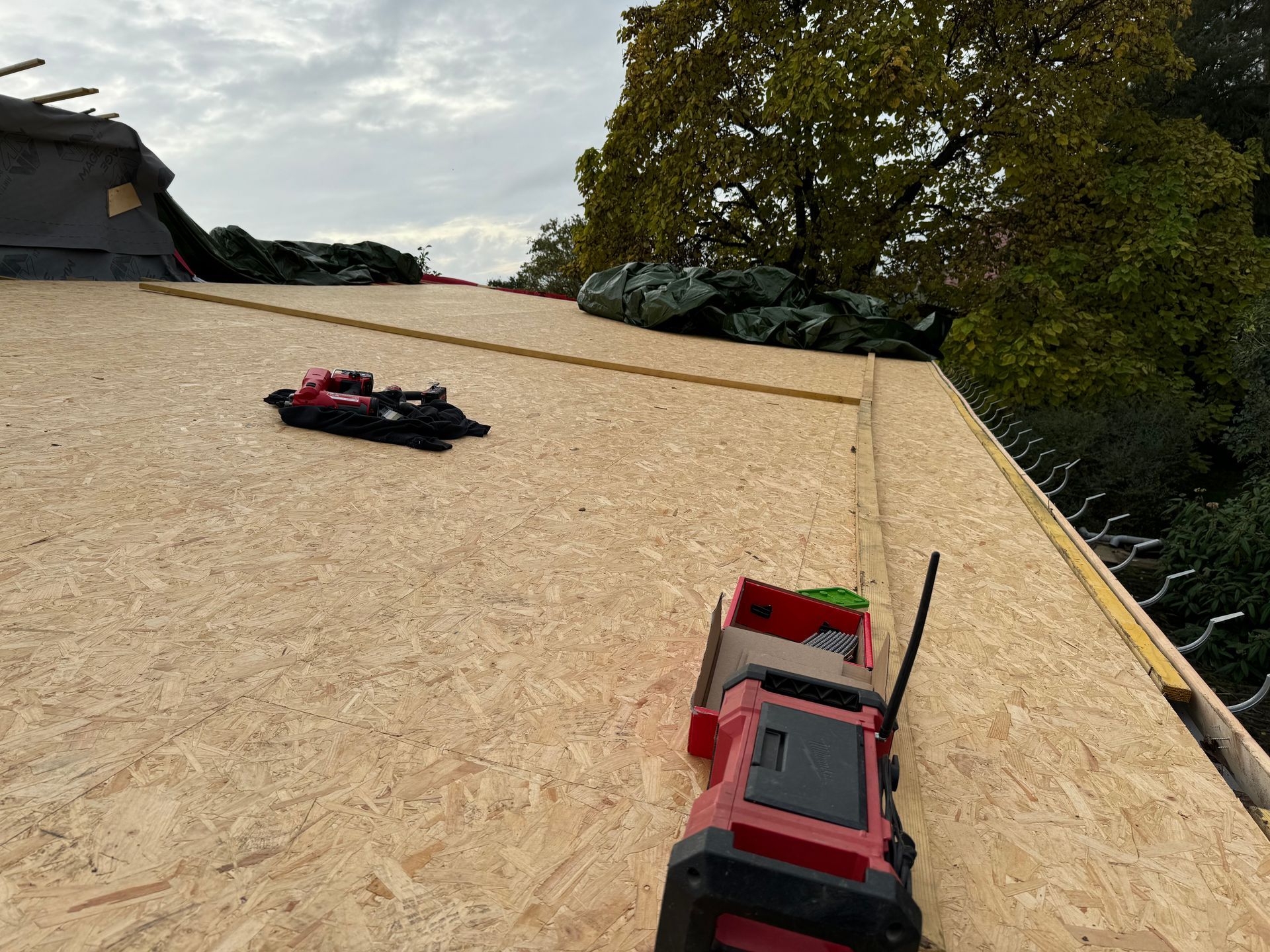 Pose de couverture en shingle