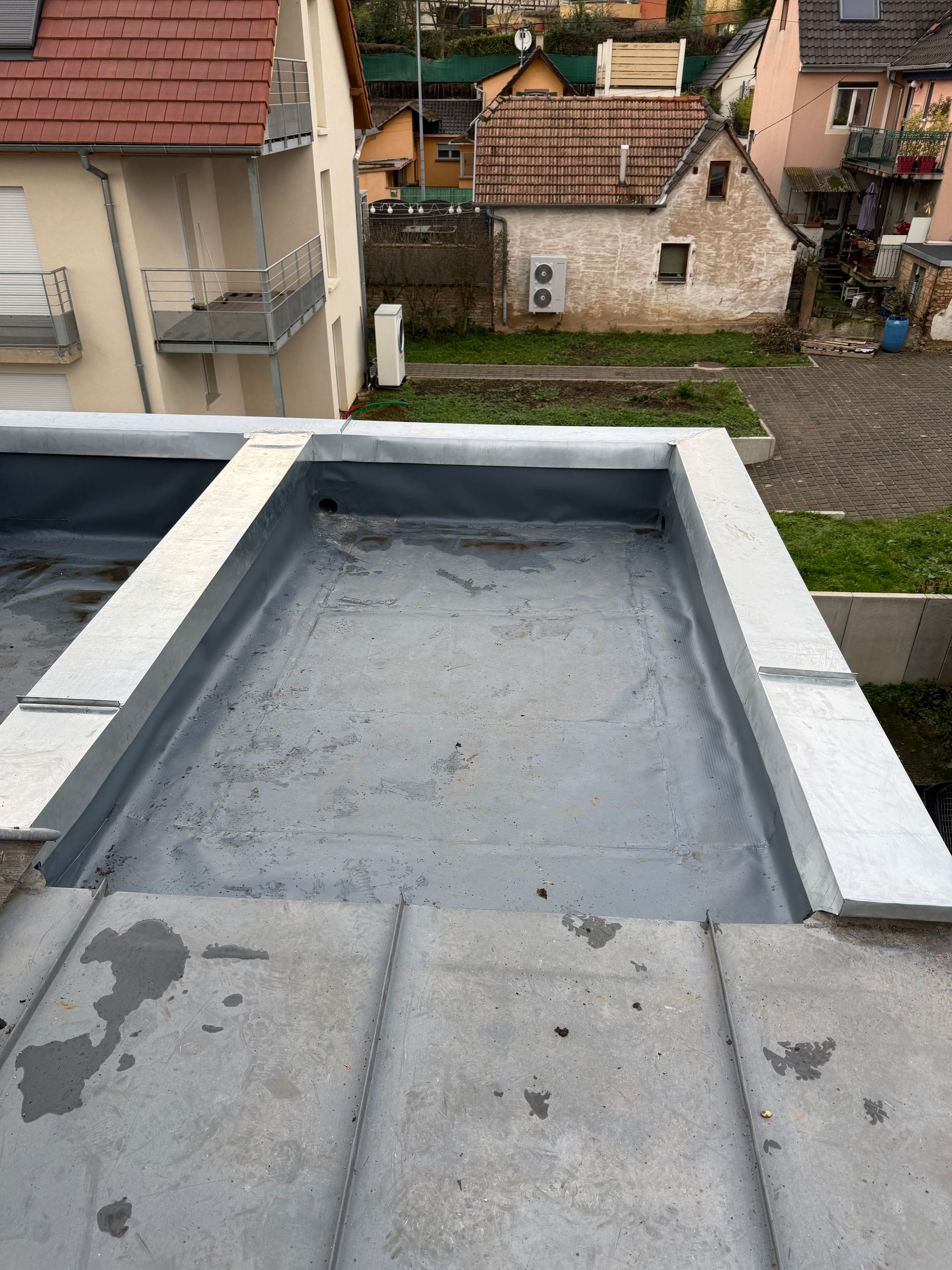étanchéité membrane PVC avec couvertine zinc