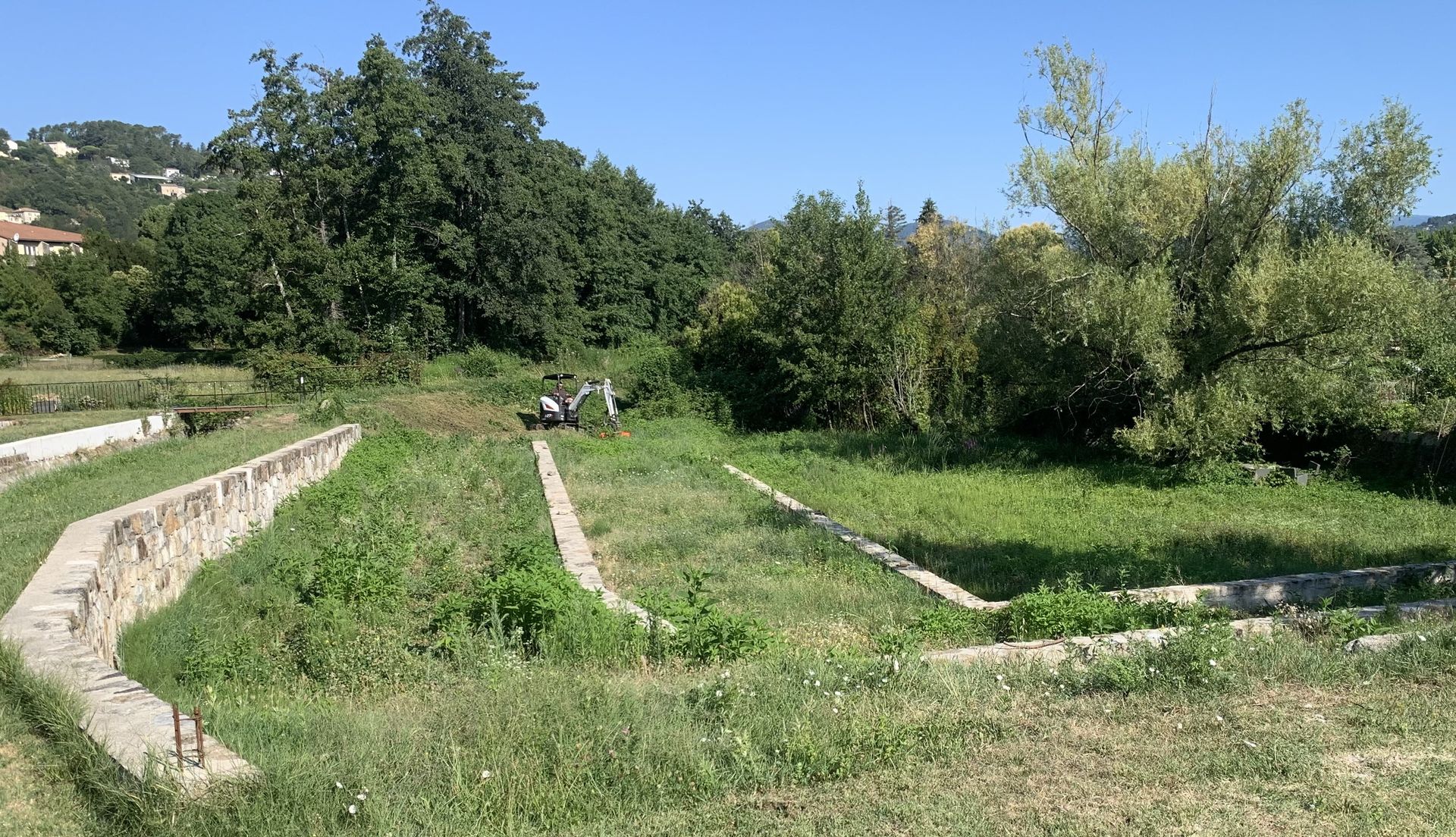 Terrain herbeux à plusieurs étages