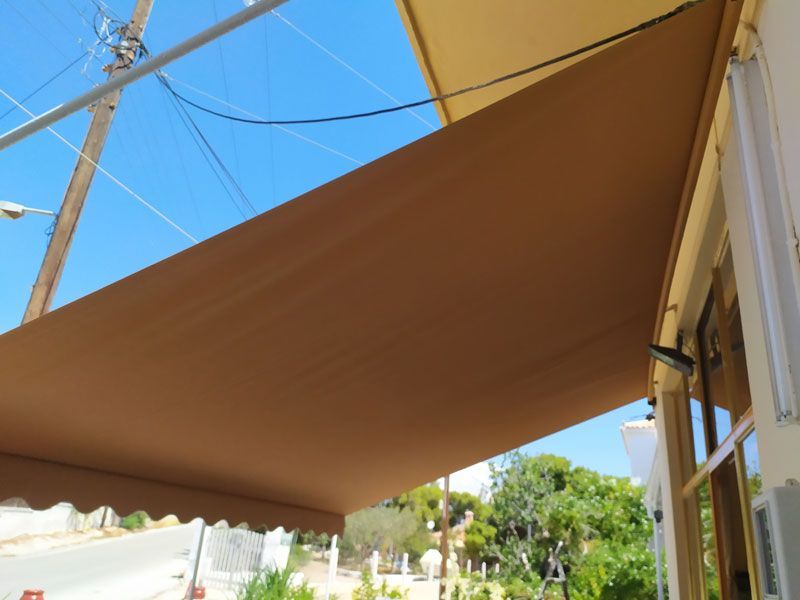 Τέντες με αντηρίδες