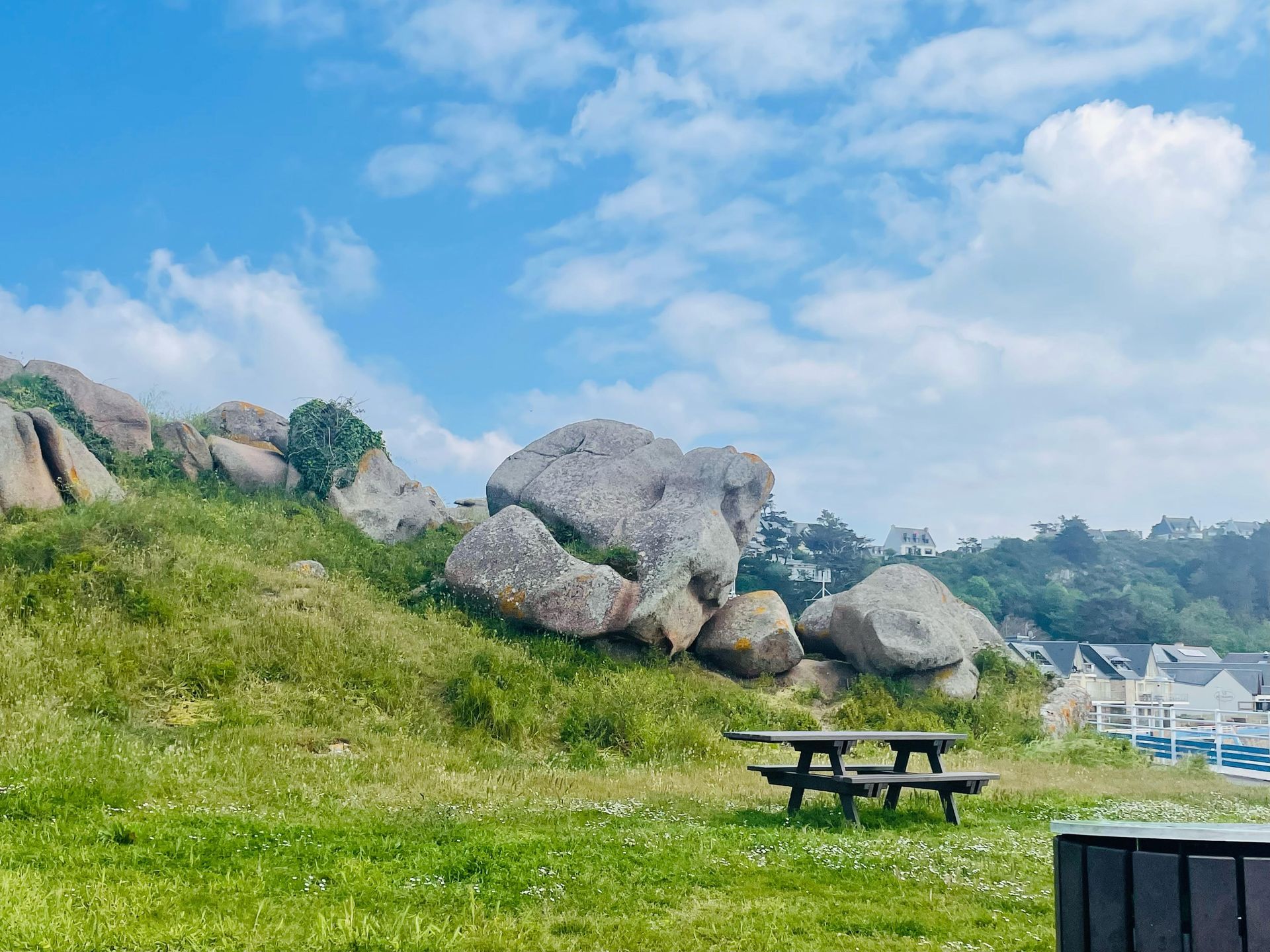 Site naturel en Bretagne - La légende de Merlin - Perros-Guirec - Photo de Mme Brassart, medium