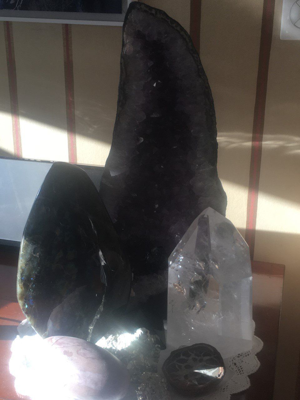 Pierres de protection - cristalothérapie - mon bureau de voyance à Lille