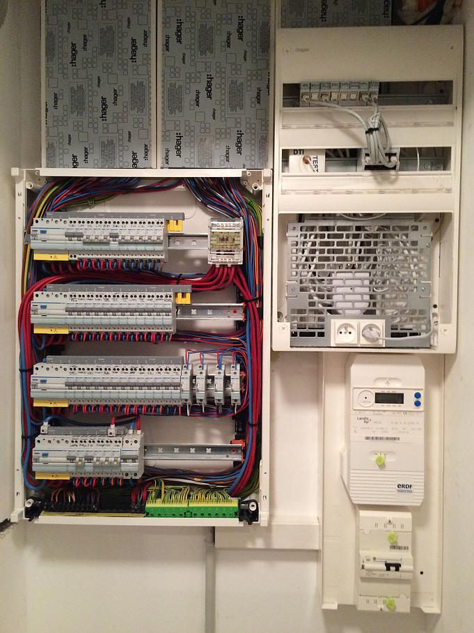 THERMOSANIT.AURAY.TABLEAU ELECTRIQUE TRIPHASE.TGBT.BADEN.1