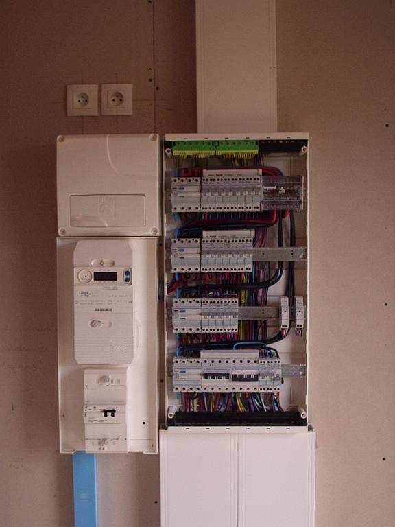 Compteur électrique avec disjoncteur