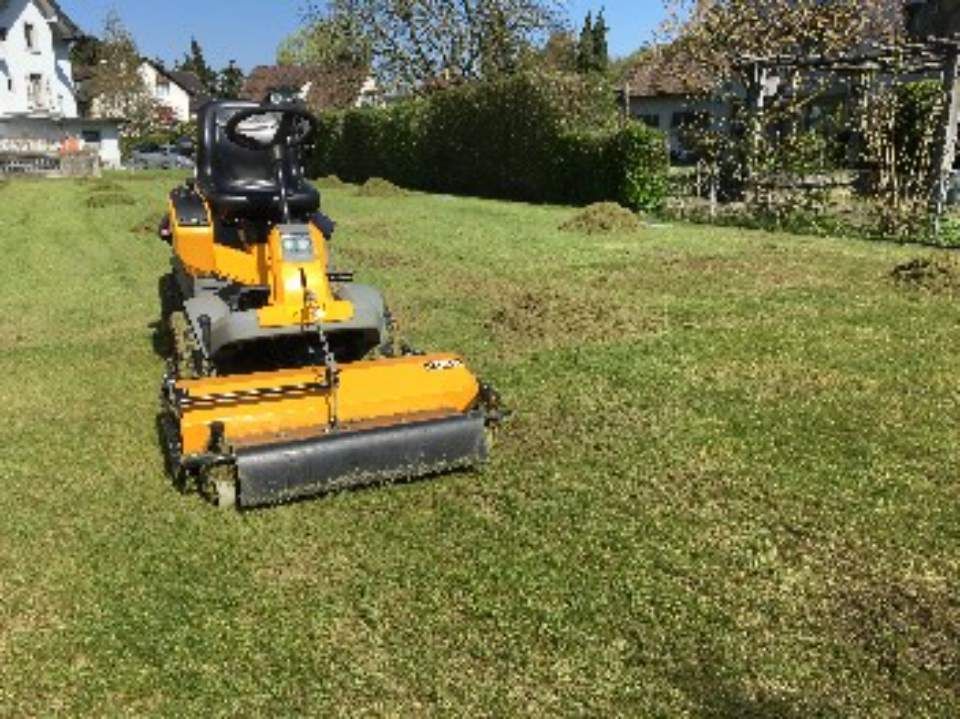 Rasenmäher der Brühlmann Liegenschaftenbetreuungen GmbH