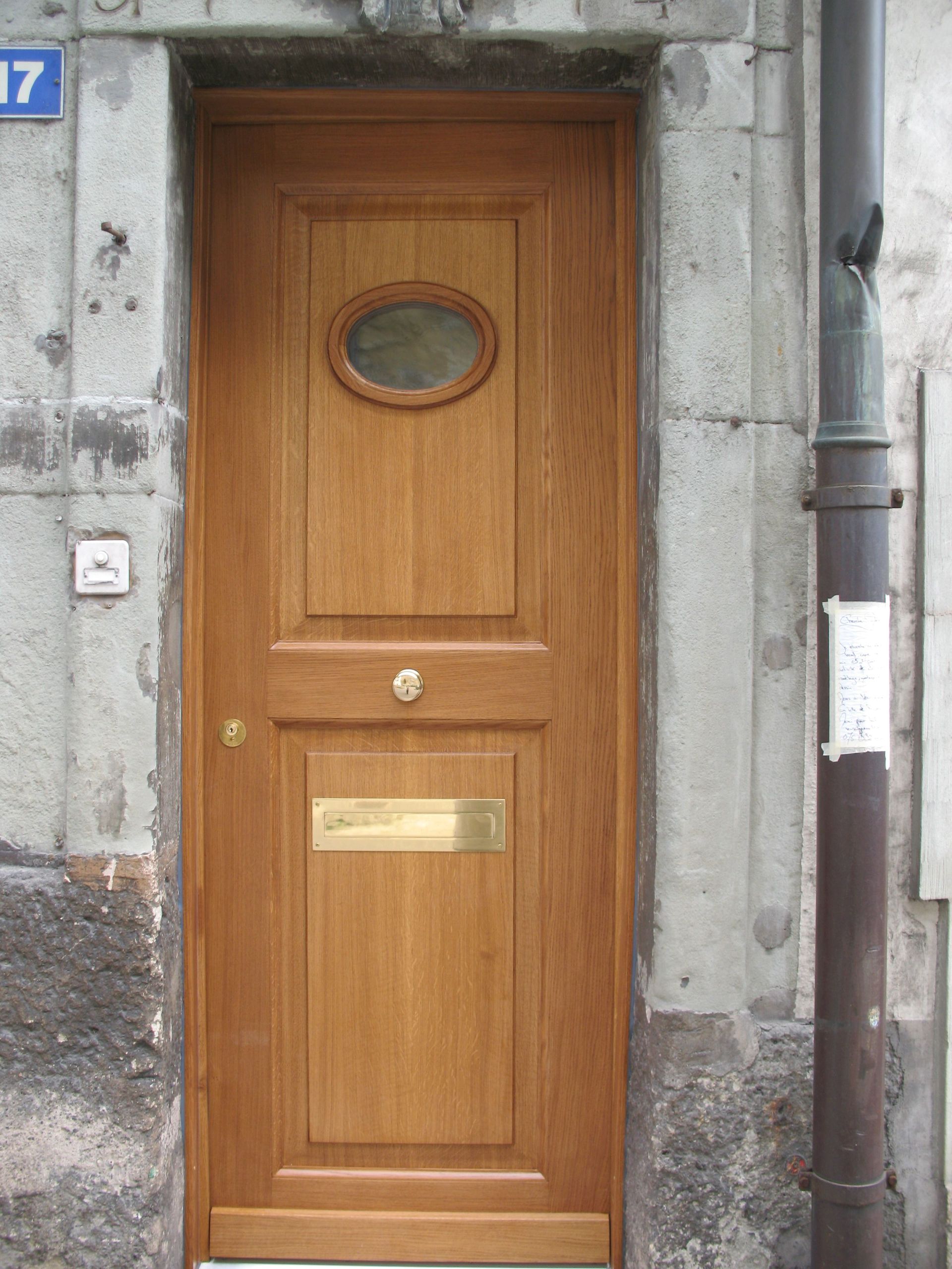 Porte d'entrée Leuba - Menuiserie Barras