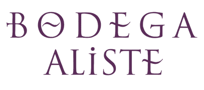 Un logotipo morado sobre fondo blanco que dice 