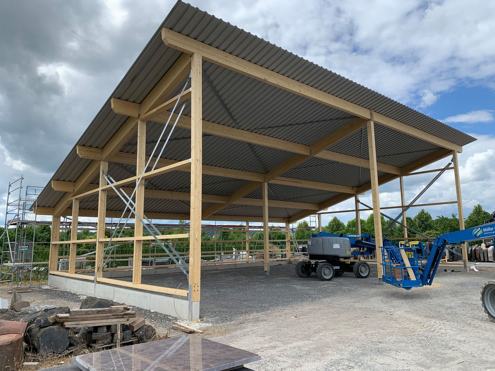 Hallenbau Holzträger Dach
