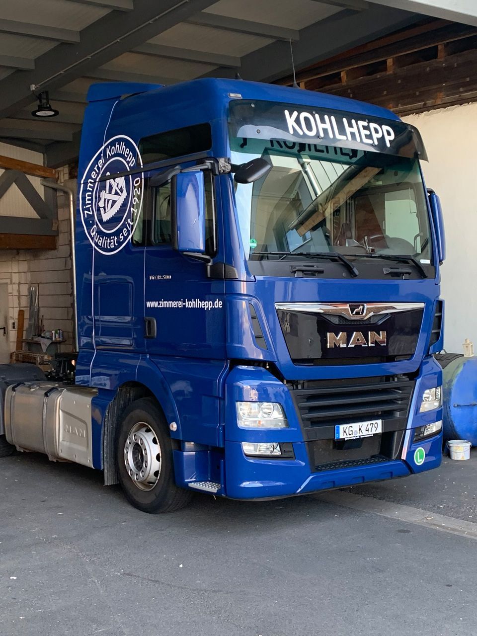 Seitenansicht LKW der Zimmerei Kohlepp