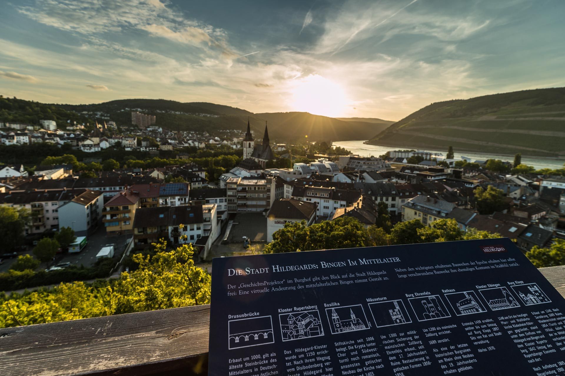 Bingen am Rhein mit Burg Klopp und Bezug zu Hildegard von Bingen