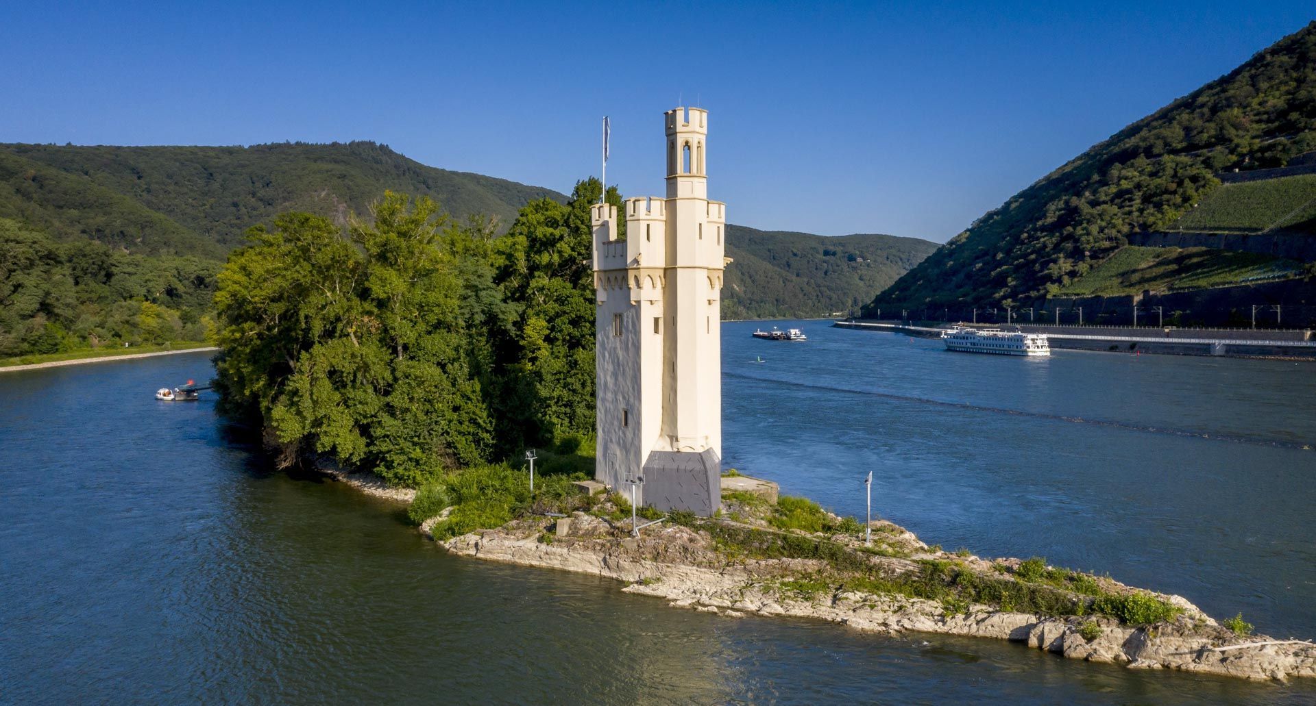Binger Mäuseturm im Rhein bei Bingen am Rhein