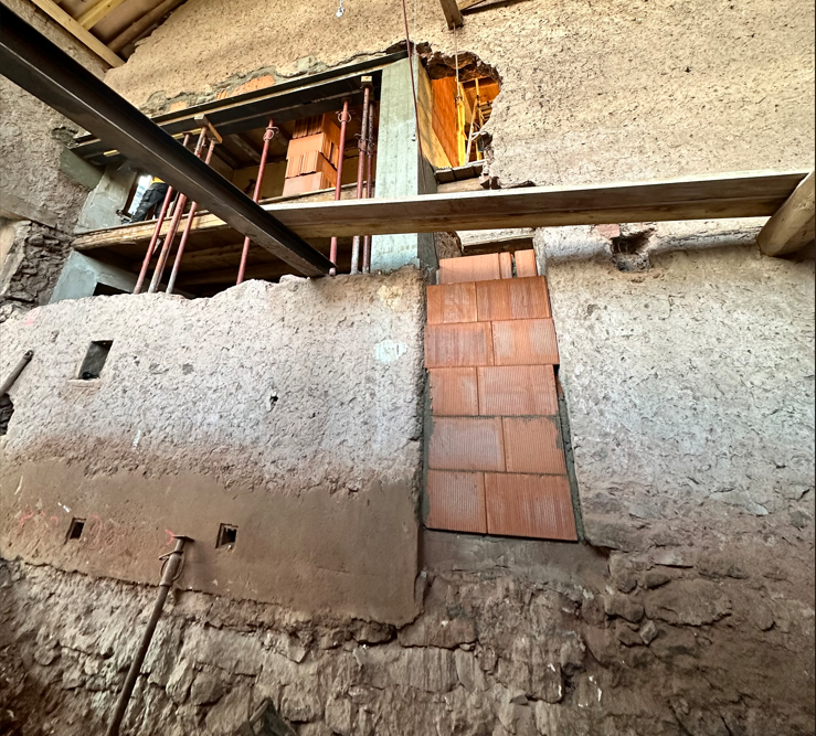 Une ouverture de façade en cours