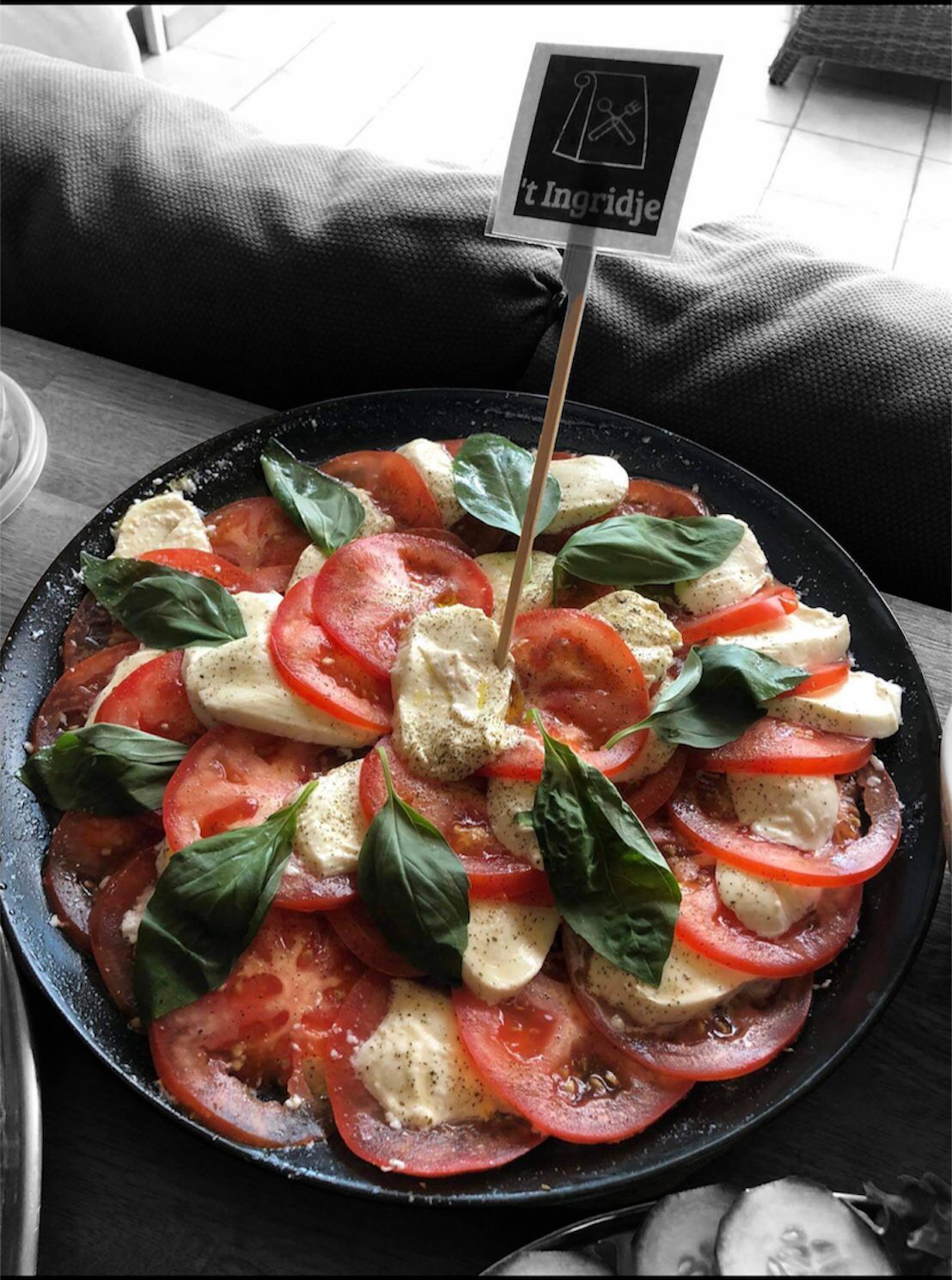 Tomaat mozarella schotel