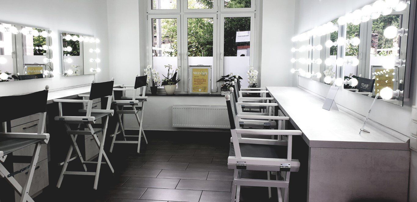 Meisterwerk Friseure by Samir Gani