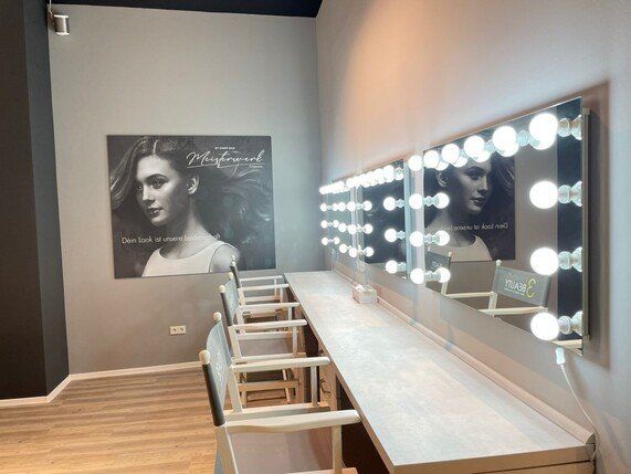 Meisterwerk Friseure by Samir Gani