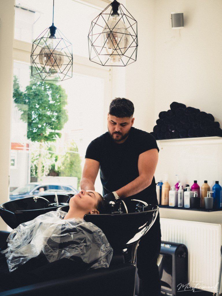 Meisterwerk Friseure by Samir Gani