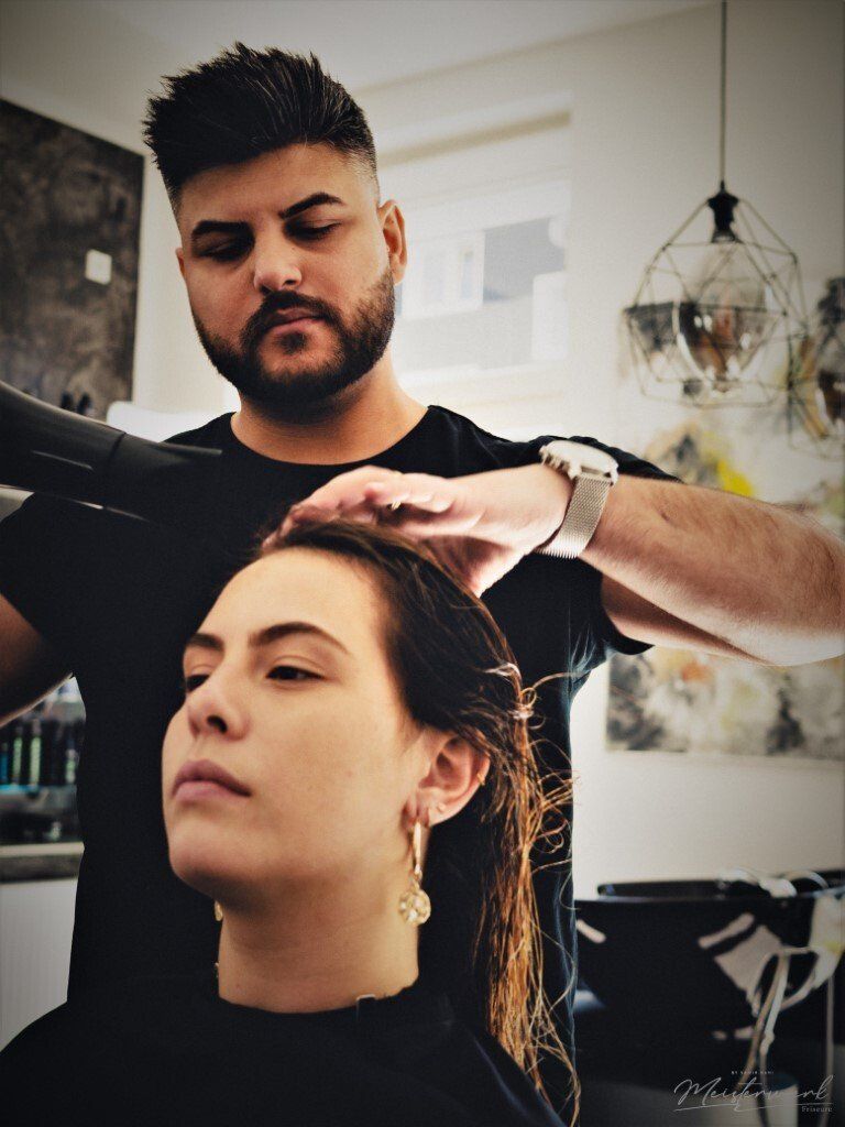 Meisterwerk Friseure by Samir Gani