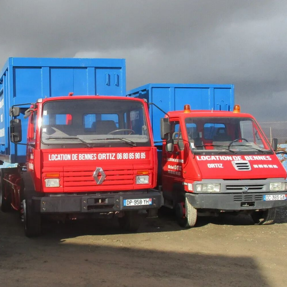 Deux bennes posées sur camionnette